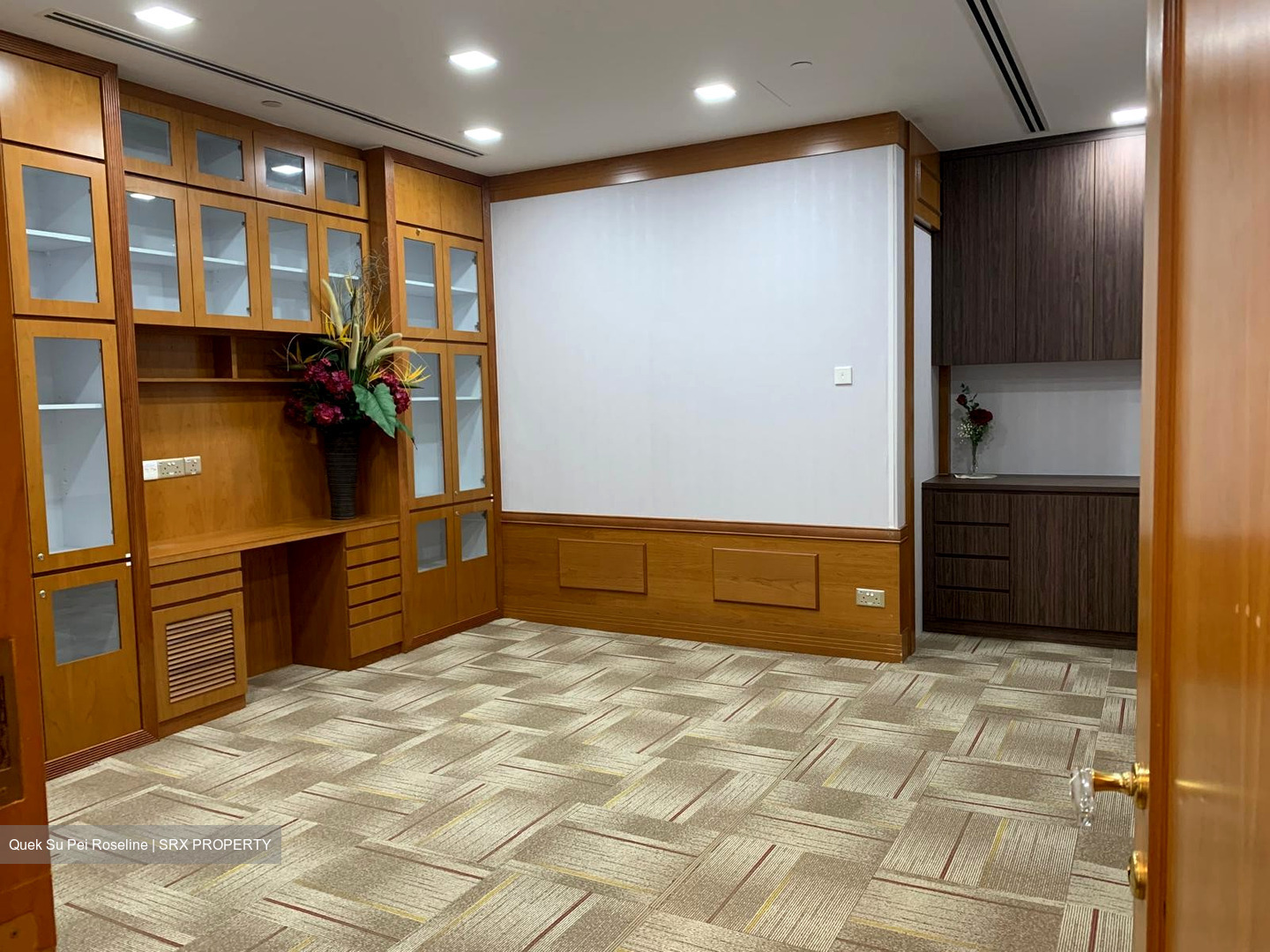 Suntec City (D1), Office #538445221